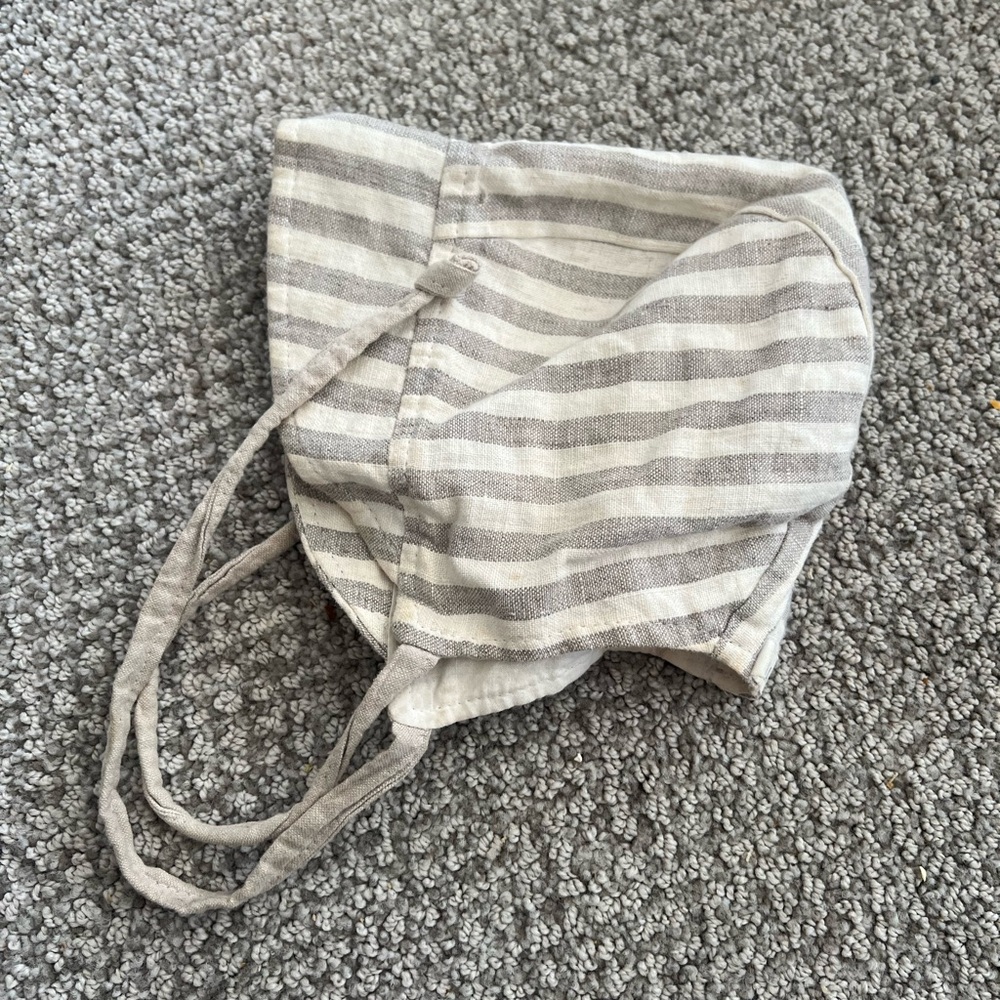 Linen brimmed baby bonnet